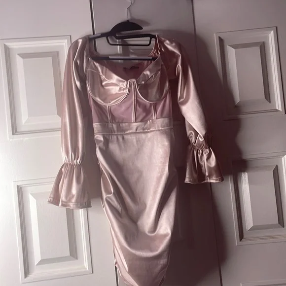 PrettyLittleThing: Dusty Pink Bardot Satin Mesh Insert Ruched Bodycon Dress